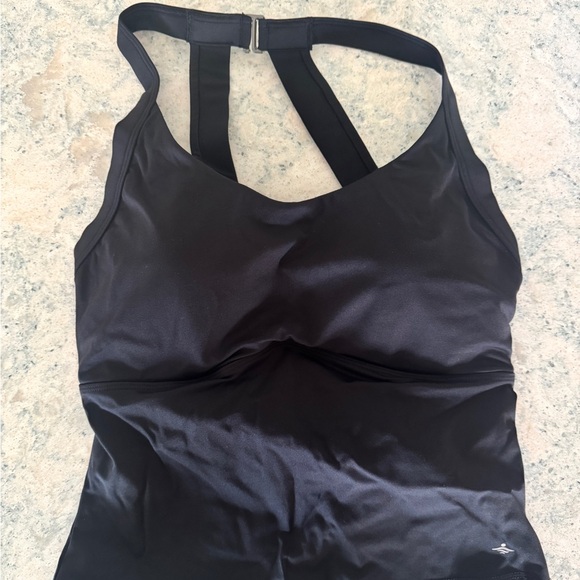 HALARA SoftlyZero Plush Cut out yoga tank top D-F cups - Picture 4 of 7